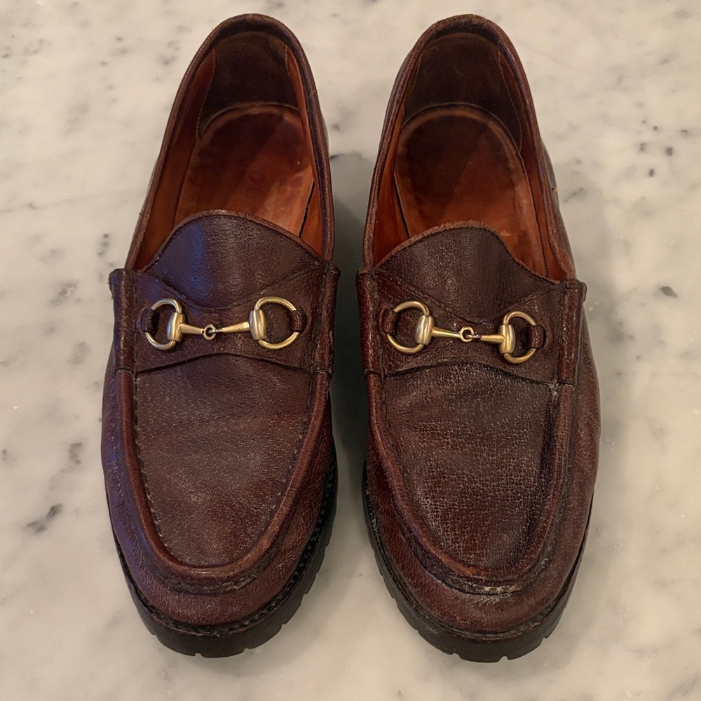 Gucci Vintage (1995ish) Horsebit Brown Loafer. Size 8.